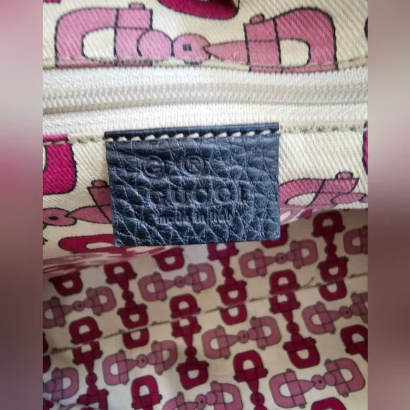 Gucci GG Boston Black Monogram Shoulder Bag - Picture 3 of 6